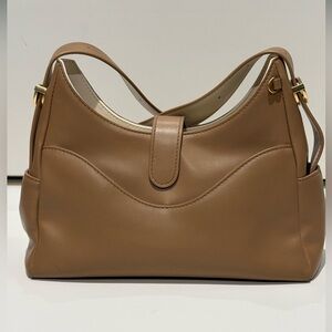 Oleada Mini Reverie Hobo